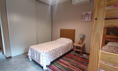 Casa en venta - 5 Dormitorios 4 Baños - Pinamar