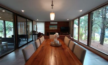 Casa en venta - 5 Dormitorios 4 Baños - Pinamar