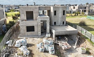 Casa de 5 Ambientes en Venta en La Reserva Cardales