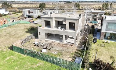 Casa de 5 Ambientes en Venta en La Reserva Cardales