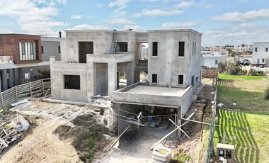 Casa de 5 Ambientes en Venta en La Reserva Cardales