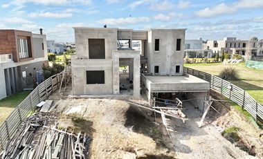 Casa de 5 Ambientes en Venta en La Reserva Cardales