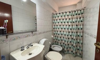 DEPARTAMENTO 2 AMBIENTES CON AMPLIO JARDÍN