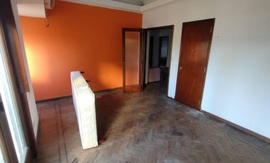 PH en venta - 4 Dormitorios 4 Baños - La Plata