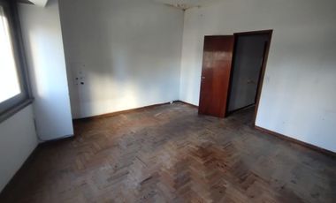 PH en venta - 4 Dormitorios 4 Baños - La Plata