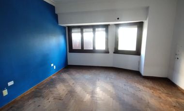 PH en venta - 4 Dormitorios 4 Baños - La Plata