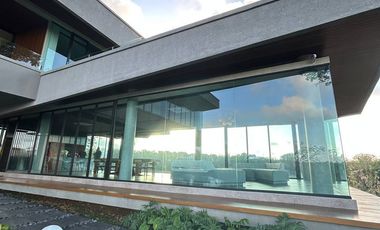 Luxury villa with tropical modern design di Nusa Dua Bali