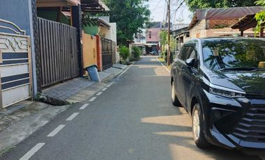 Disewakan Rumah sewa Johar baru 2.5 lantai Jakarta Pusat