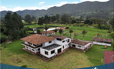 Exclusiva Finca Campestre con Pesebreras en Tenjo