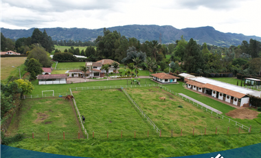 Exclusiva Finca Campestre con Pesebreras en Tenjo