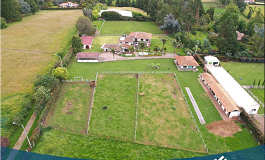 Exclusiva Finca Campestre con Pesebreras en Tenjo