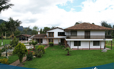 Exclusiva Finca Campestre con Pesebreras en Tenjo