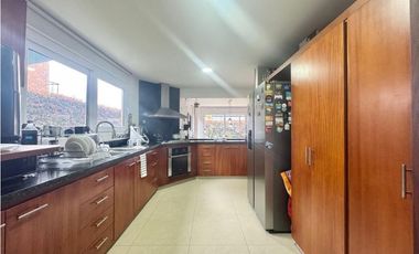 Vendo Hermosa casa de dos niveles sector Valvanera en Chia.