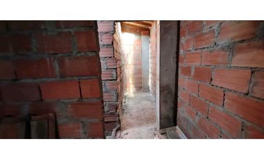 Se vende edificio en obra gris con gran proyección en La Floresta