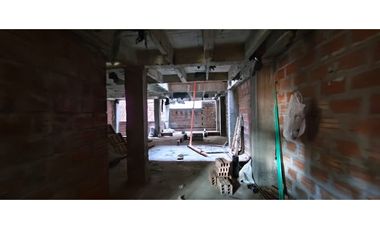 Se vende edificio en obra gris con gran proyección en La Floresta