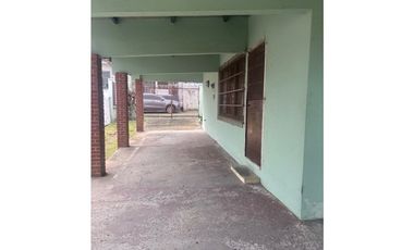 VENDO CASA CON AMPLIO PATIO ATRAS  EN CARRASQUILLA