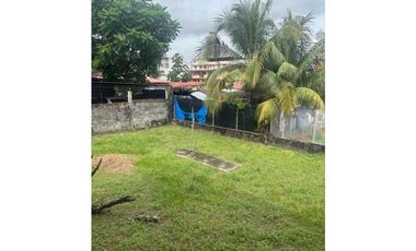 VENDO CASA CON AMPLIO PATIO ATRAS  EN CARRASQUILLA