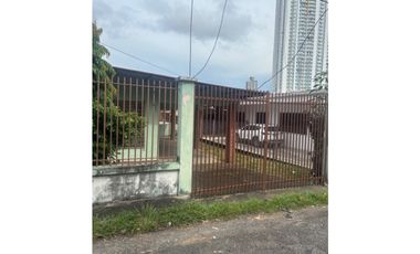 VENDO CASA CON AMPLIO PATIO ATRAS  EN CARRASQUILLA