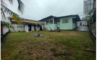 VENDO CASA CON AMPLIO PATIO ATRAS  EN CARRASQUILLA