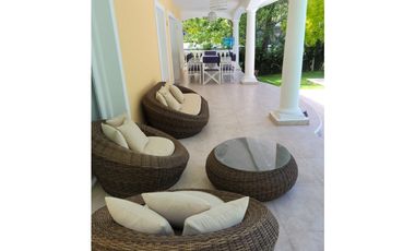 HERMOSA CASA EN CARILO CON PISCINA CLIMATIZADA