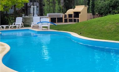 HERMOSA CASA EN CARILO CON PISCINA CLIMATIZADA