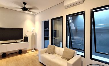 Hot Sale Jual Cepat Rumah Full Furnished Di Emerald Bintaro Sektor 9