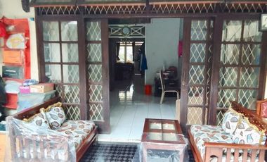 HOT SALE Rumah Siap Huni Luas 247 M2 di Kuricang Sektor 3A Bintaro