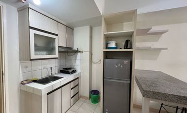 Turun Harga !! Dijual Murah Apartemen Springlake 2BR Summarecon Bekasi. Full Furnish