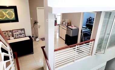 Dijual Rumah Keren 4 Lantai Siap Huni Di Kebayoran Bintaro Sektor 7