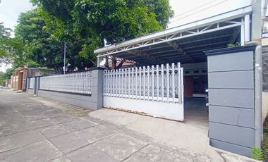 Rumah Luas Tengah Kota Strategis Dekat Stadion Manahan