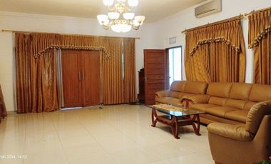 Rumah Luas Tengah Kota Strategis Dekat Stadion Manahan