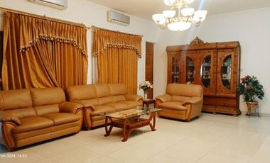 Rumah Luas Tengah Kota Strategis Dekat Stadion Manahan