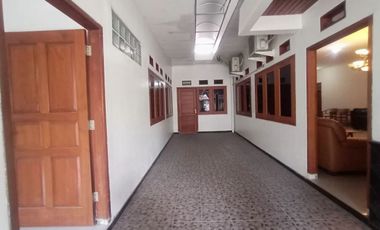 Rumah Luas Tengah Kota Strategis Dekat Stadion Manahan