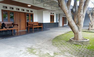 Rumah Luas Tengah Kota Strategis Dekat Stadion Manahan