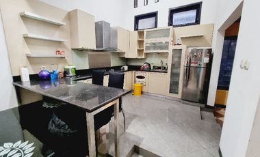 Rumah Megah Tanah Luas Tengah Kota Sumber Solo