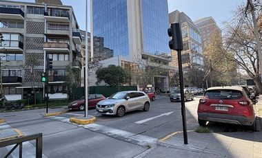 Oficina en Arriendo en Alfredo Barros Errázuriz 1900