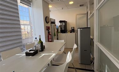 Oficina en Arriendo en Alfredo Barros Errázuriz 1900