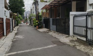 Disewakan Rumah di Rawamangun Siap Huni 2 Lantai  di ikan ikan