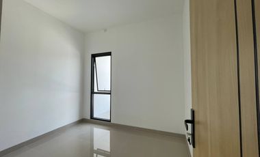 Bosstania Sapen : Rumah Skandinavian 7 menit ke UNS