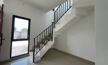 Bosstania Sapen : Rumah Skandinavian 7 menit ke UNS