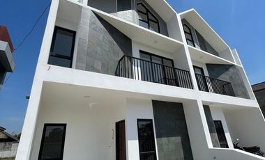 Bosstania Sapen : Rumah Skandinavian 7 menit ke UNS