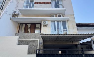 JUAL CEPAT RUMAH STRATEGIS FURNISHED with POOL NUSA DUA BADUNG BALI