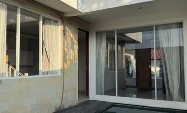 JUAL CEPAT RUMAH STRATEGIS FURNISHED with POOL NUSA DUA BADUNG BALI