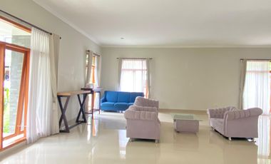 Disewa Rumah Full Furnished Kawasan Eksklusif di Taman Palagan Asri 3