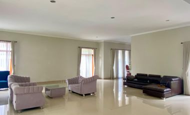 Disewa Rumah Full Furnished Kawasan Eksklusif di Taman Palagan Asri 3
