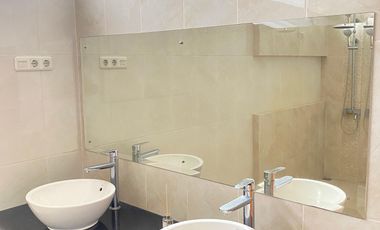 Disewa Rumah Full Furnished Kawasan Eksklusif di Taman Palagan Asri 3