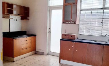 Jual BU Rumah Townhouse 3 Kamar Taman Paris Lippo Karawaci Tang