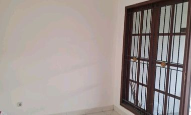Rumah Di Tki 3 Siap Huni, Taman Kopo Indah Ref.04996