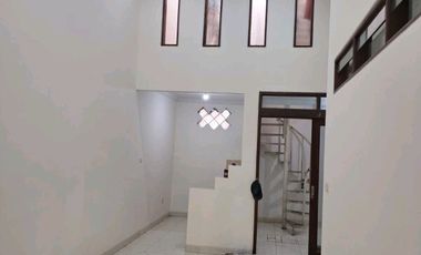 Rumah Di Tki 3 Siap Huni, Taman Kopo Indah Ref.04996