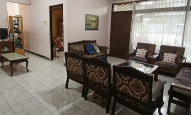 Jl Sriwijaya Rumah besar Siap Huni Pusat Kota Bandung